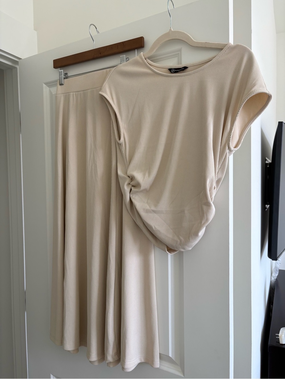 Casual Cream Two-Piece Women's skirt & top Set- small